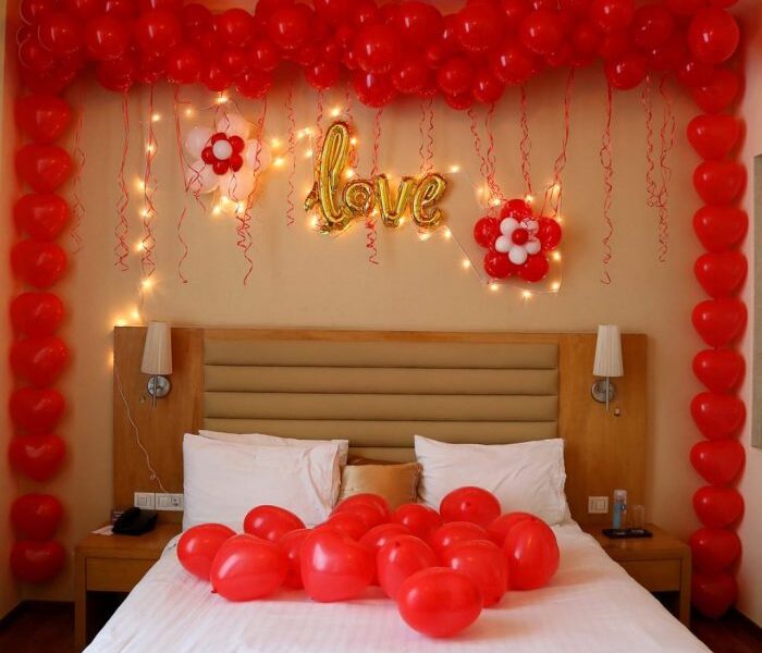 How to decorate a room for anniversary