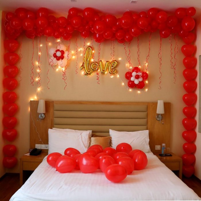 How to decorate a room for anniversary