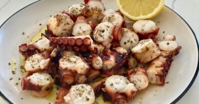 How to cook greek style octopus