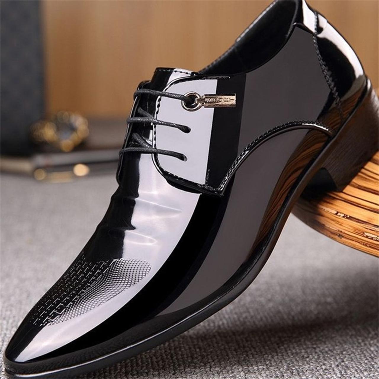 Pointed toe mens dress shoes