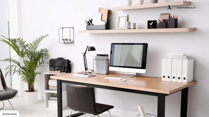 How to decorate an office desk with boxes