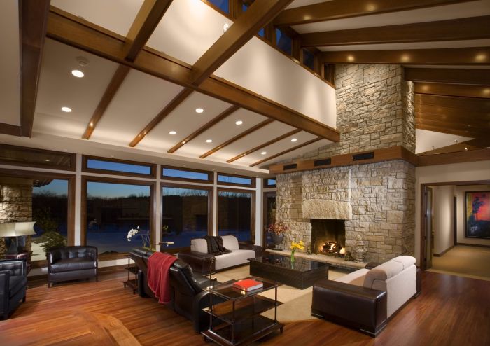 How to decorate great rooms with vaulted ceilings